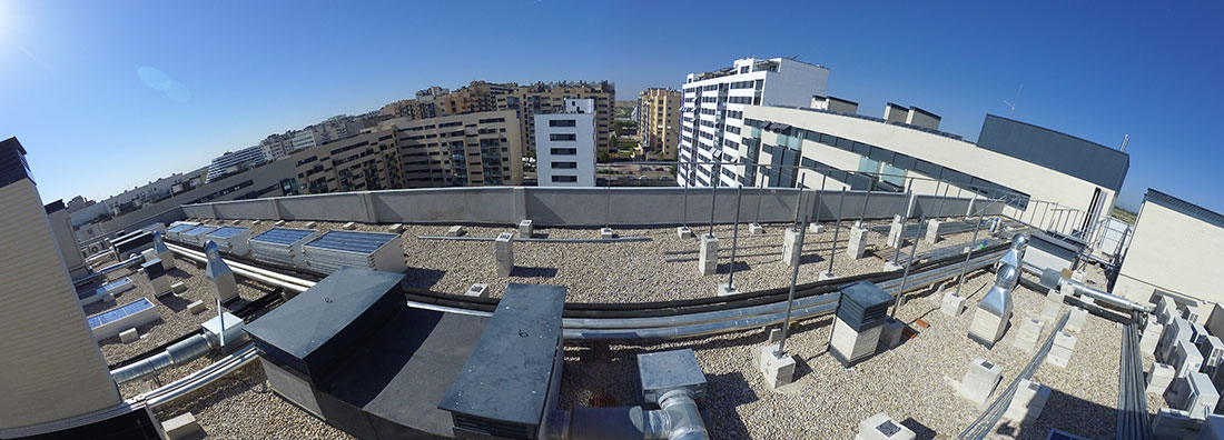 Instalación de placas solares en comunidad de Valdebebas