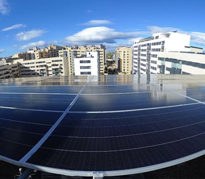 Instalación de placas solares en comunidad de Valdebebas